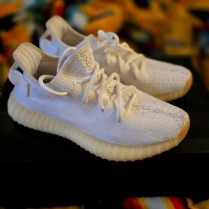 Size 6 Adidas Yeezy Boost 350 V2 Low Cream White / Triple White